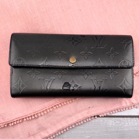 AUTHENTIC Louis Vuitton Monogram Sarah Wallet. Dark grey. - Picture 1 of 16